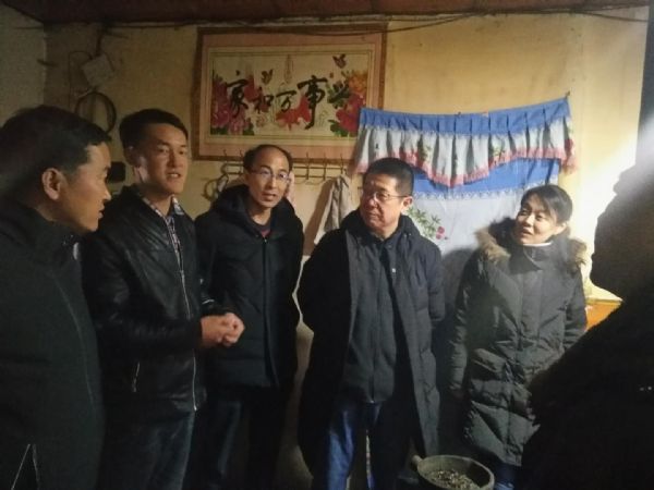 农工党甘肃省委会深入业仁村建档立卡户家中访寒问暖