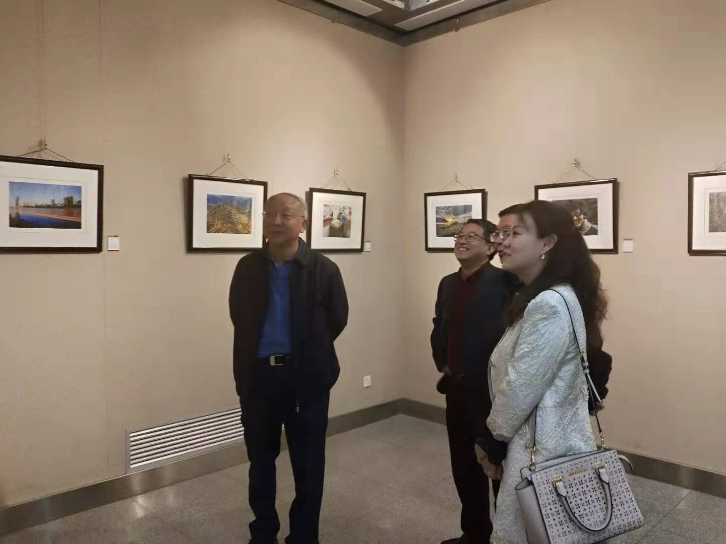 农工党甘肃省委会举办&ldquo;同心共祝祖国好&rdquo;随手拍摄影展