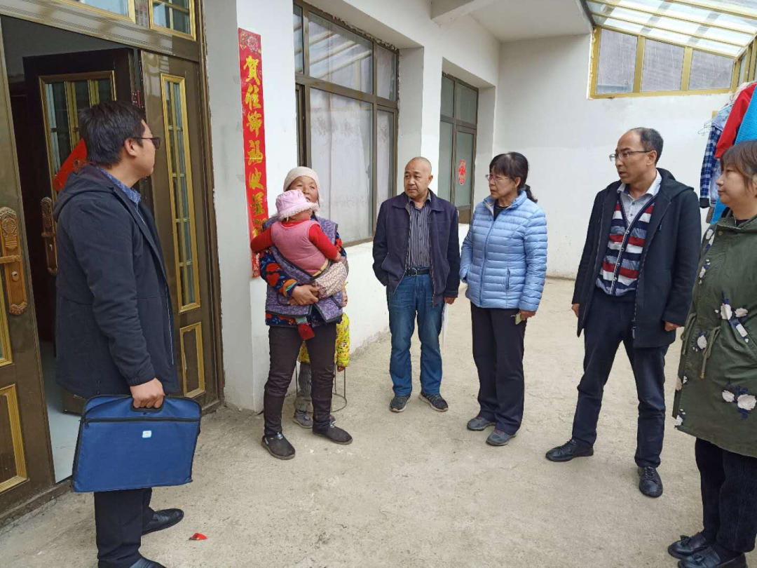 农工党甘肃省委会机关干部开展入户走访工作