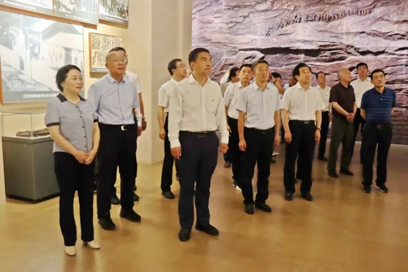 全省党外代表人士暑期谈心会在陇南举行