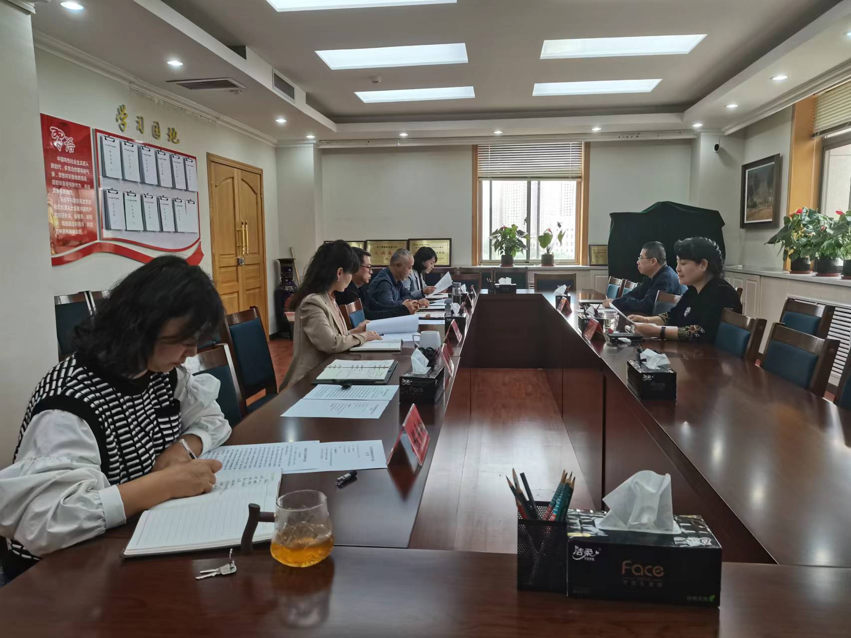 农工党甘肃省委会机关专题学习贯彻中央和省委统战工作会议精神