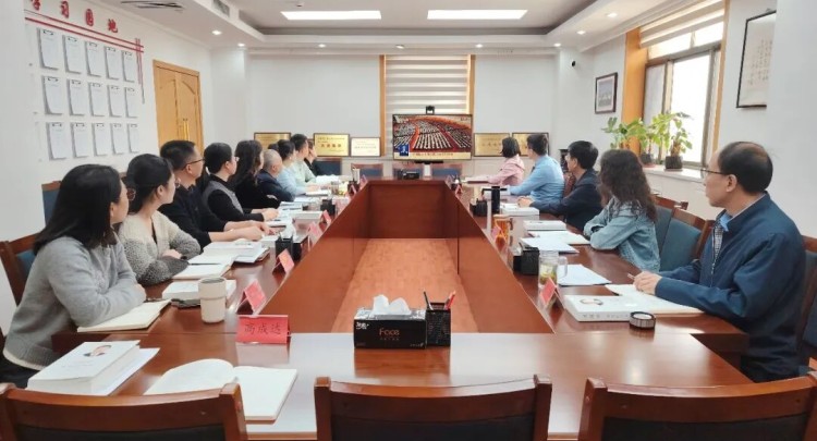 农工党甘肃省委会机关集中收看全国两会实况直播