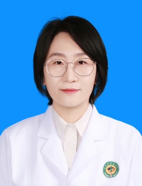 闫菲：初心映杏林 担当显情怀