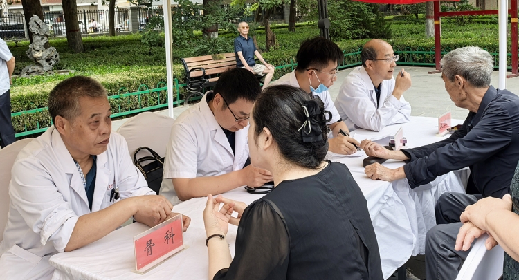 农工党兰大一院基层委员会开展义诊服务活动