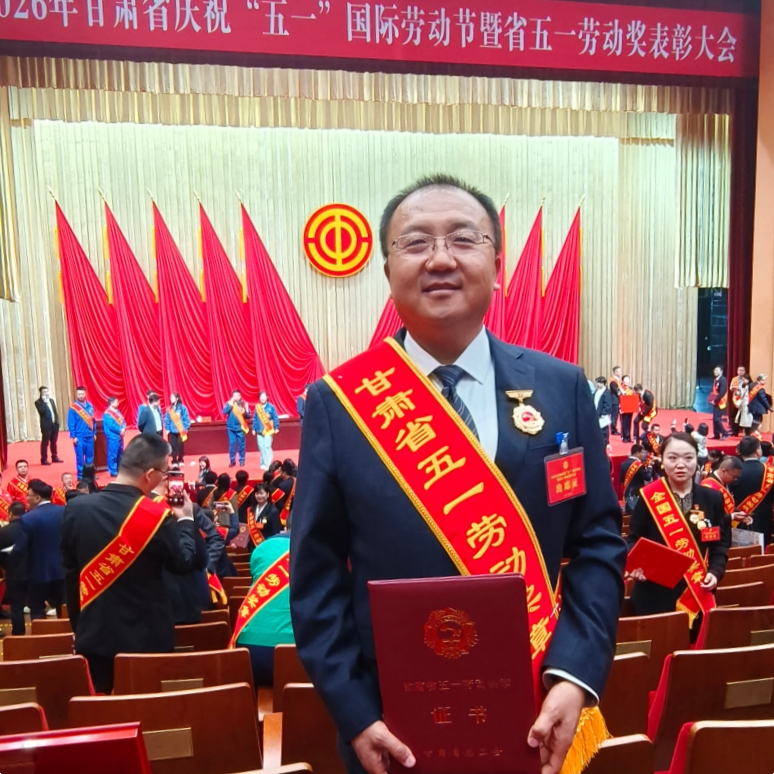 温世斌_副本.jpg